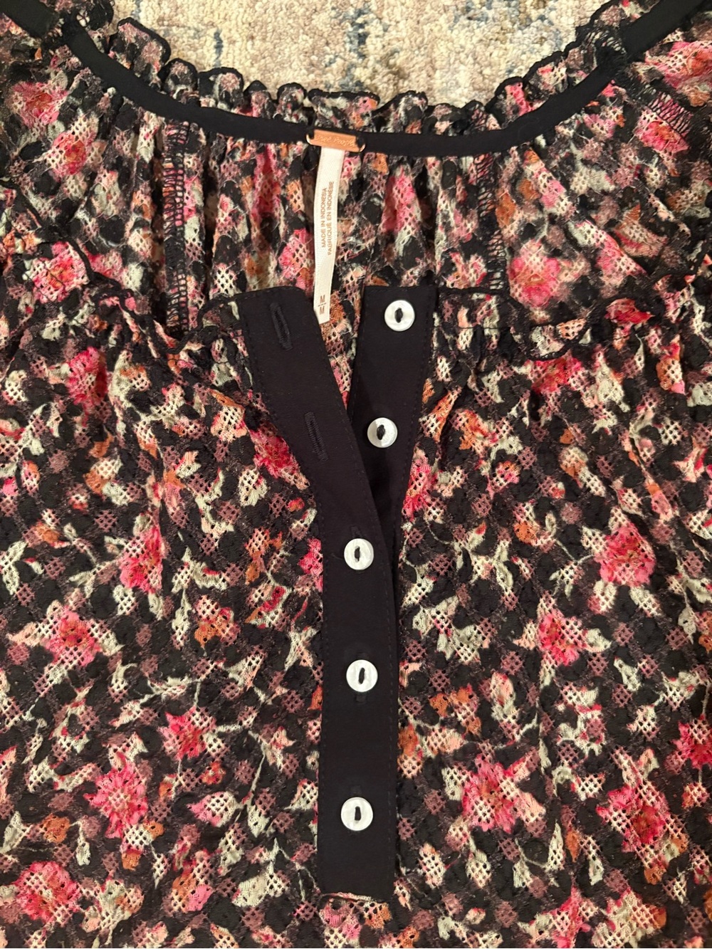 Free People Size M Floral Puff Sleeve Peasant Top - Black with Pink Floral - Picture 3 of 5